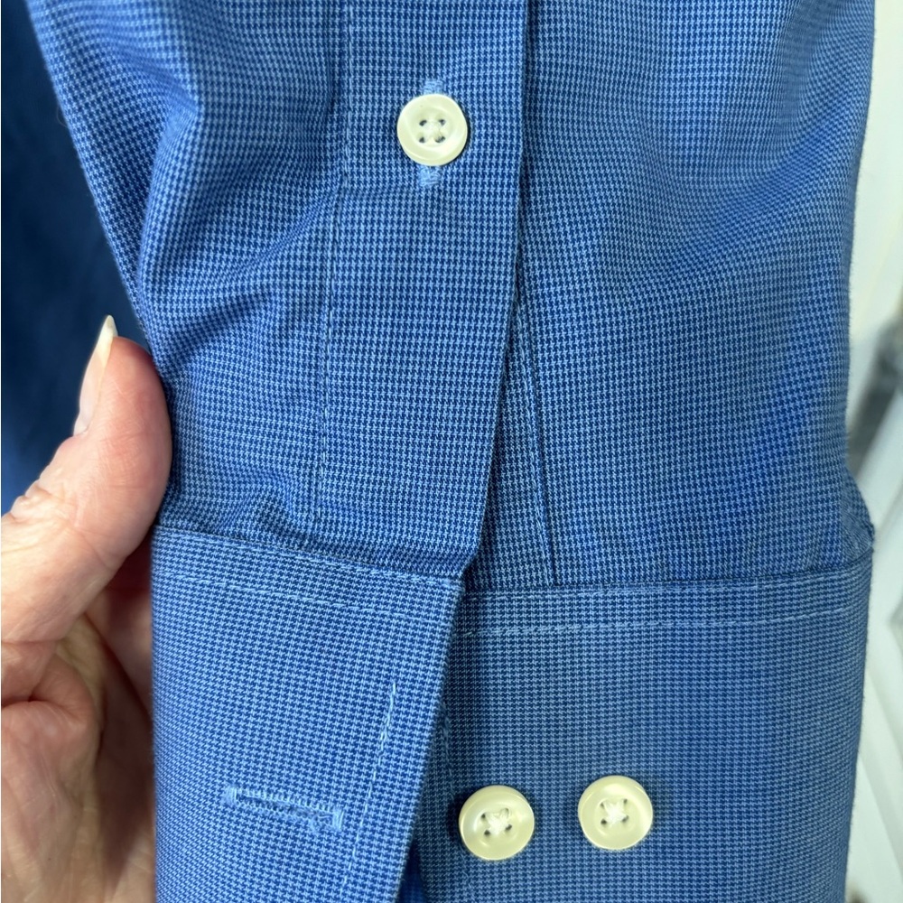 CHAPS Men's Blue Checkered Button Down Long Sleeve Collared Shirt Medium Pocket - Picture 5 of 6